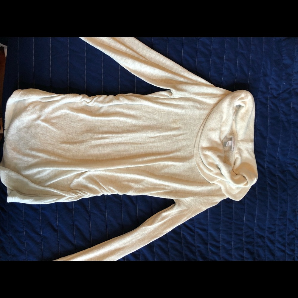 Liz Lange Maternity sweater
